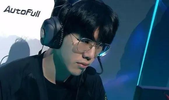 的表现和球 的表现和球