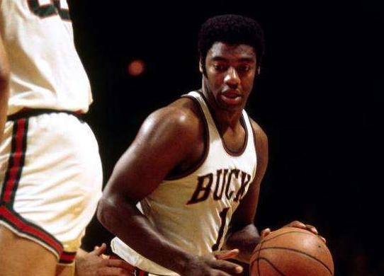 新疆队凭借 新疆队凭借