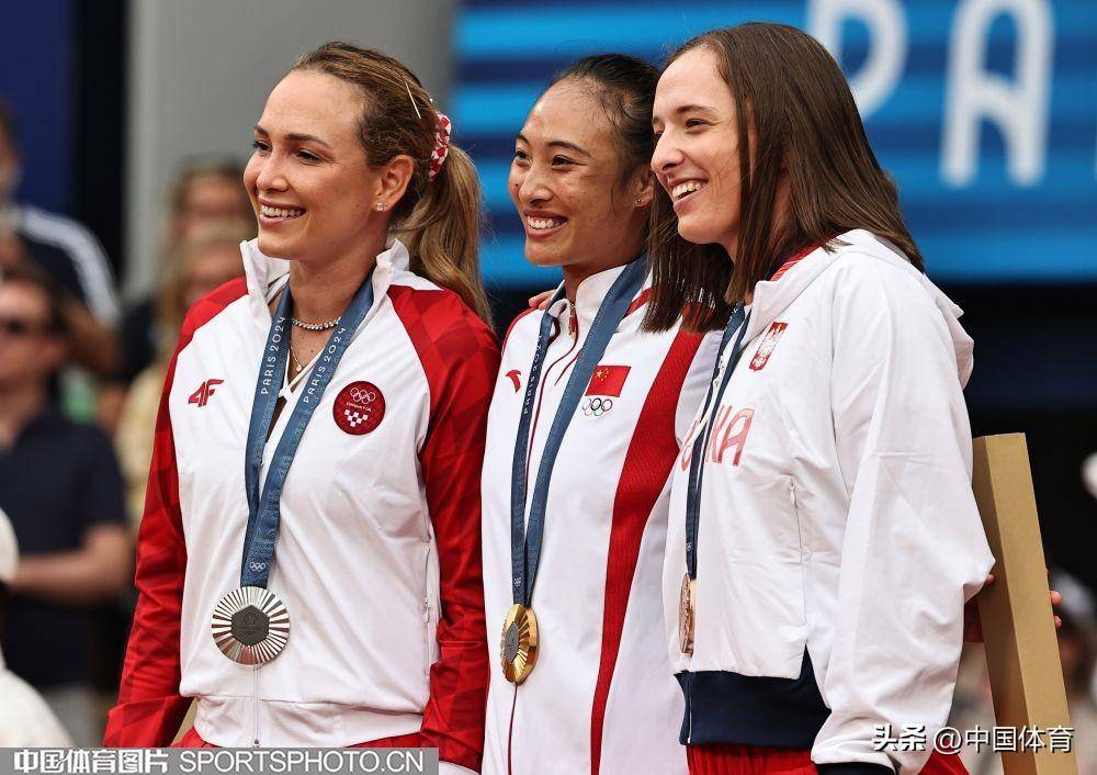 她们在场上 她们在场上